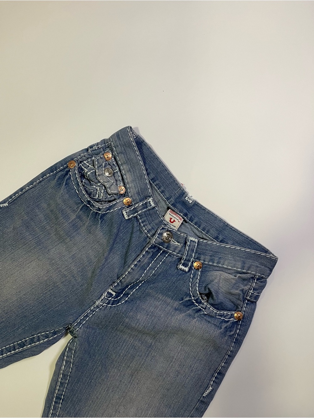 true religion light wash blue stitch straight leg denim - Picture 2 of 4